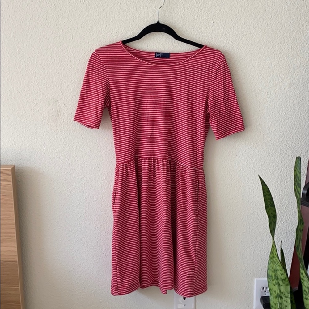 Gap red and white striped dress size XS